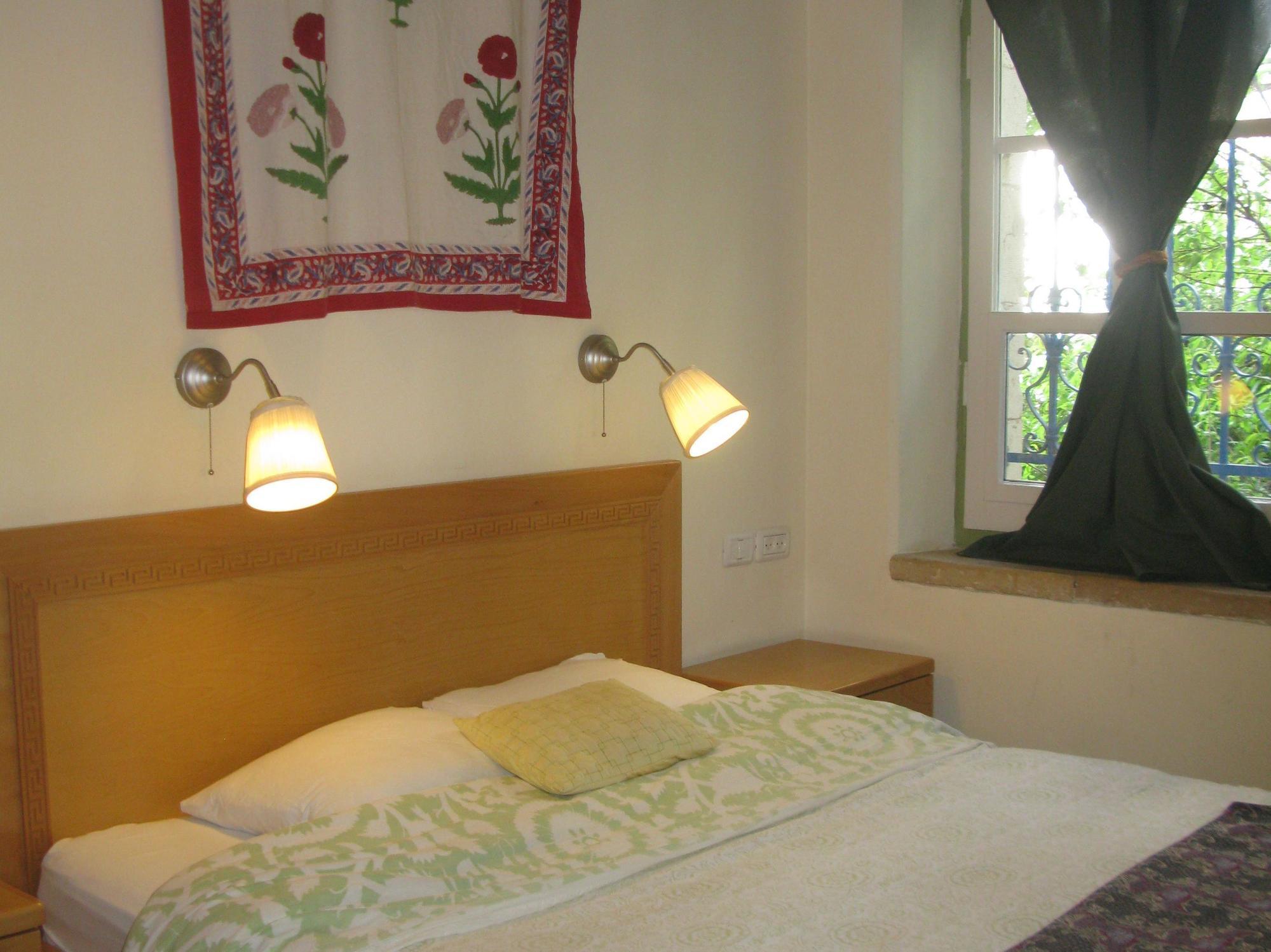 Garden Bed & Breakfast 3*